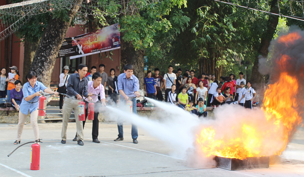 bình bột chữa cháy